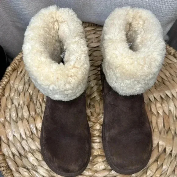 UGG Women's Brown Metro Tas Sheepskin Fur Ankle Winter Boot Size 7